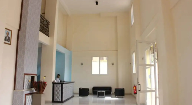 Luxxor Hôtel, Reservar Hotel Hotéis em Mfoundi com pequeno-almoço, Café da manhã