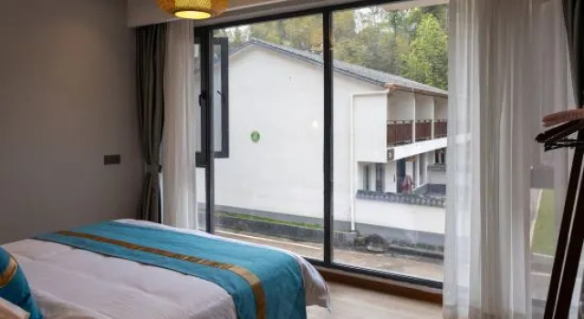 Люкс Grand Jinggangshan Banmu Fangtang Homestay