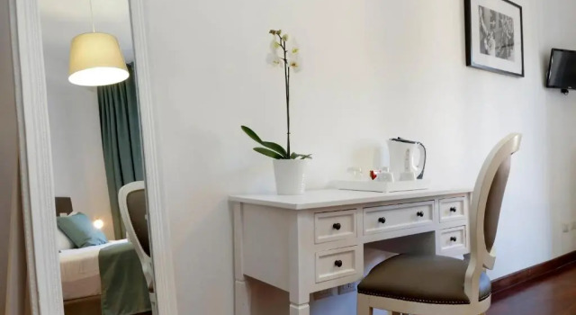 Midnight in Rome Guest House, Забронировать Гостевой дом Отели Рима с парковкой, рядом с Универмаг La Rinascente, Парковка