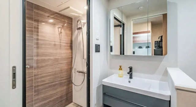 Четырёхместный номер Standard с балконом Apartment Hotel 11 Nippombashi