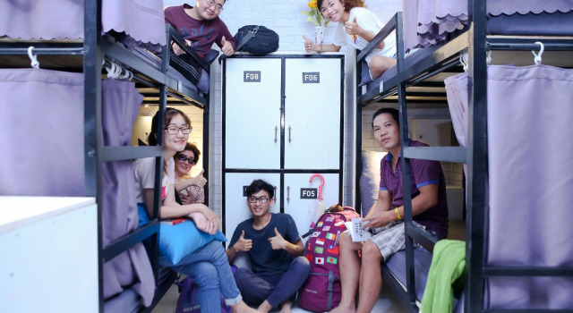 Кровать в общем номере S Phuot Airport Hostel