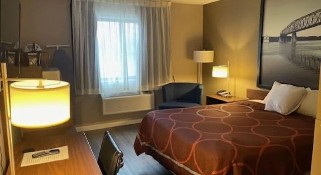 Двухместный номер Accessible Super 8 by Wyndham Alton