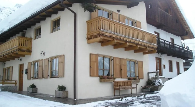 Casa Ghiretti, Забронировать Отель Кортина-д'Ампеццо Кадоре, рядом с Станция канатного подъёмника Мандрес