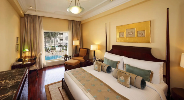 Номер Standard с видом на бассейн The Claridges New Delhi