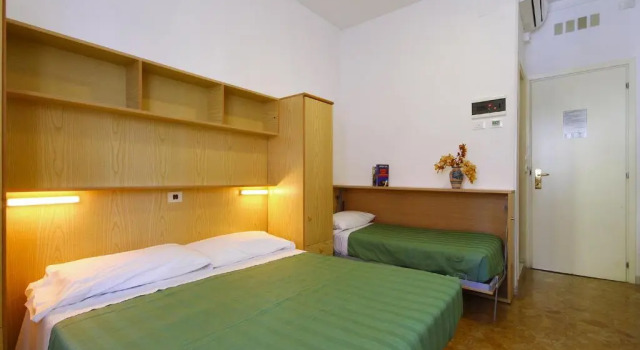 Трёхместный номер Standard Albergo Anita