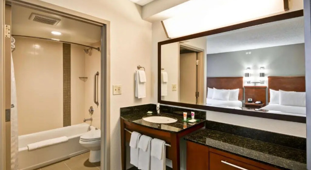 Номер с ванной для гостей с ограниченными возможностями Hyatt Place Detroit/Utica
