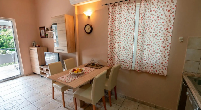 Keko - 100 m From the Beach - A2, Book Hotel Rab 