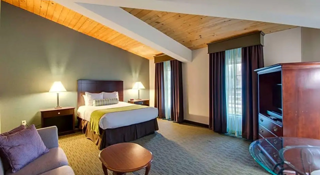 Люкс с 2 комнатами Best Western Plus, The Inn at Hampton