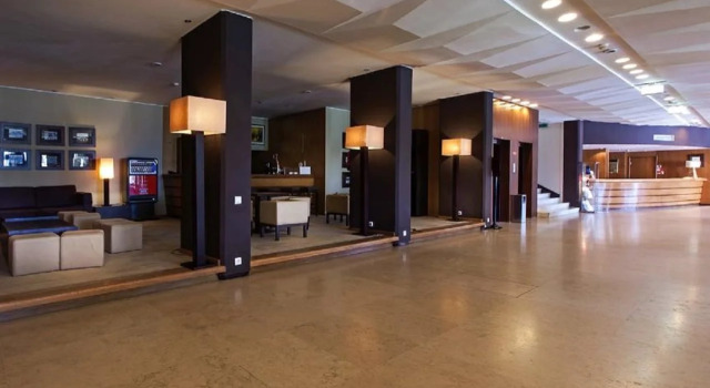 Carcavelos Beach Hotel