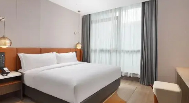 Люкс с видом на сад Home2 Suites by Hilton Zibo Zhangdian