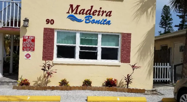 Madeira Bonita Apartment #6, Забронировать Апартаменты/квартира Апартаменты Мадейра-Бич, рядом с The Church by the Sea, Апартаменты/квартира