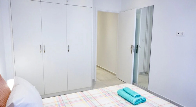 Colorful Cozy Central apt in Athens, Забронировать Отель Афины Острова Саронического залива - Аттика, рядом с Theocharakis Foundation