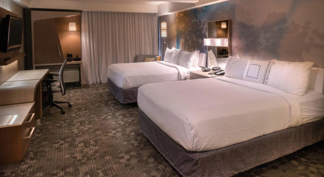 Четырёхместный номер Standard Holiday Inn Oxnard - Ventura by IHG