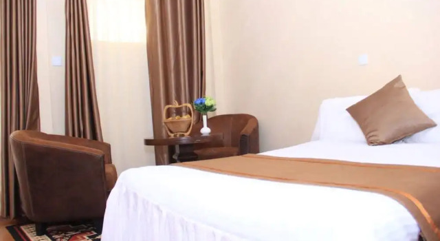 Mountain Breeze Hotel