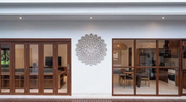Floro Villa Canggu by Dhananjaya Hospitality, Rezervovat Vila Chaty v Bali, Chalupa