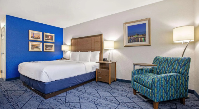 Двухместный люкс Deluxe La Quinta by Wyndham NE Long Beach/Cypress