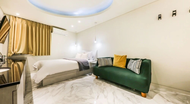 Waltz Hotel
