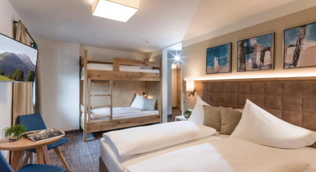 Четырёхместный номер Standard Alpen Glück Hotel Unterm Rain garni