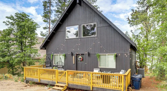 Walk to Trails: Modern Munds Park Mountain Retreat, Забронировать Дом для отпуска Мандс-Парк штат Аризона