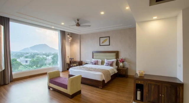 Люкс с видом на бассейн Brahma Horizon Hotel & Spa - Pushkar