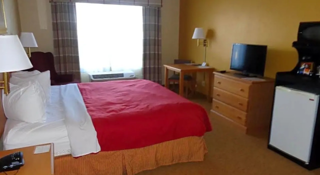 Двухместный люкс Country Inn & Suites by Radisson, Forest Lake, MN