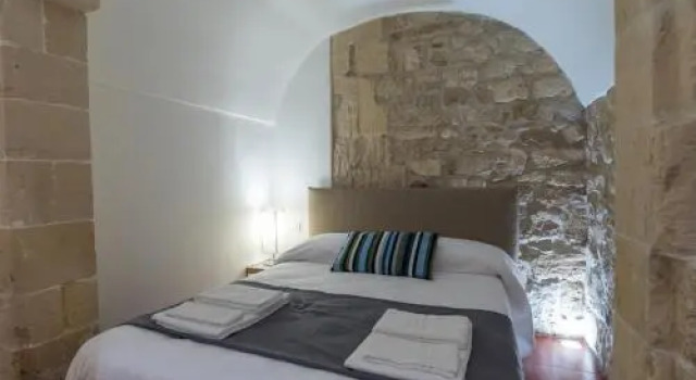 Ibla Rosso Lacca, Book Apartment Hotels in Sicily with Parking, Parking