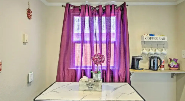 Lovely Tacoma Cottage w/ Fire Pit, Near Dtwn!, Забронировать Дом для отпуска Такома Вашингтон, рядом с Университет Пьюджет-Саунд