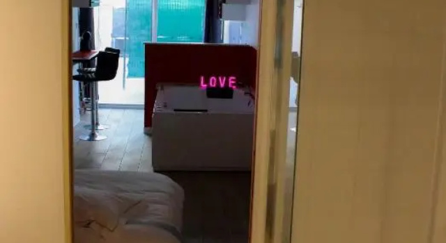 Suite love & privative spa Menton, Забронировать Курортный отель Отели Ментон с парковкой, Парковка
