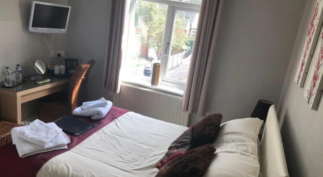 Carlton Guest House, Забронировать Гостевой дом Стратфорд-апон-Эйвон Уорикшир, рядом с Shakespeare Institute - University of Birmingham