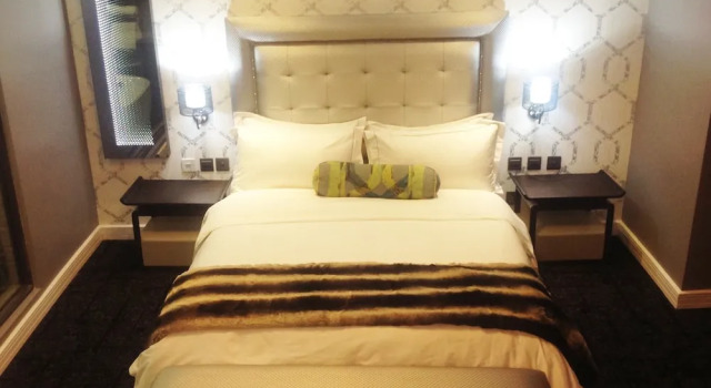 Номер Deluxe StayWell Hotels