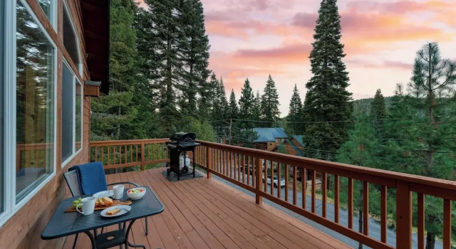 Коттедж Golden Summit by Avantstay Stunning Secluded Cabin w/ Access to Tahoe Donner