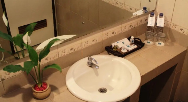 Standard Zimmer Cakra Kusuma Hotel