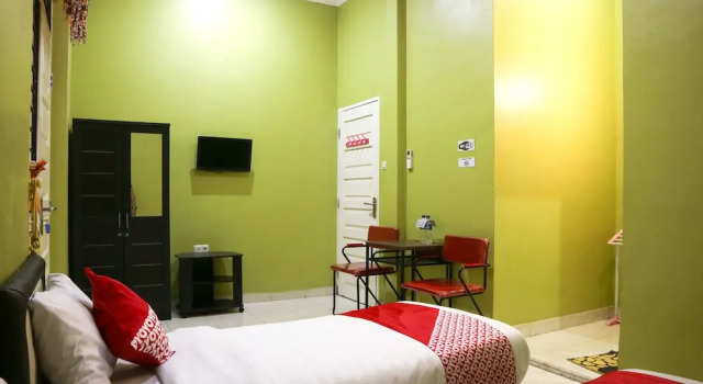 OYO 1156 Fanybella Homestay, Book Hostel / Vandrerhjem Hostels i Pekanbaru, Hostel / Vandrerhjem