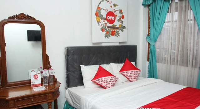Hotel Mawar Saron by Oyo Rooms, Book Hotel Gondokusuman 