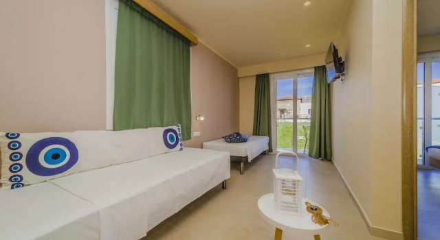 Семейный номер Standard с балконом Amaryllis front beach hotel