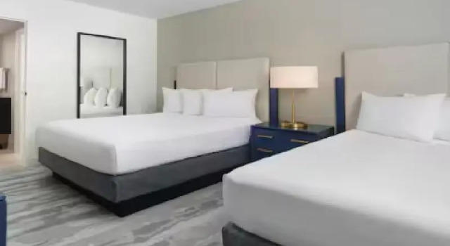 Четырёхместный люкс с видом на океан Embassy Suites by Hilton Myrtle Beach Oceanfront Resort