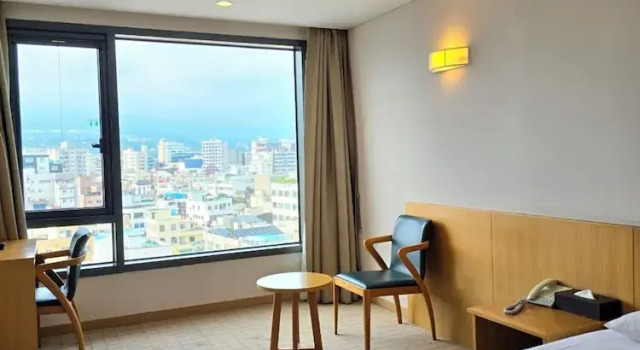 Двухместный номер Deluxe с видом на город Mstay Hotel