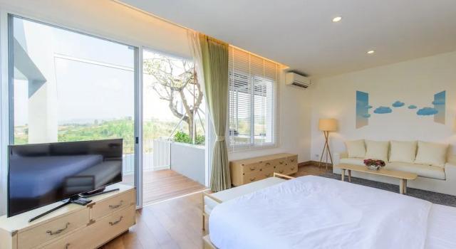 Номер Standard Пентхаус с балконом и с видом на горы The Gallery Khao Yai Hotel and Residence - SHA Plus
