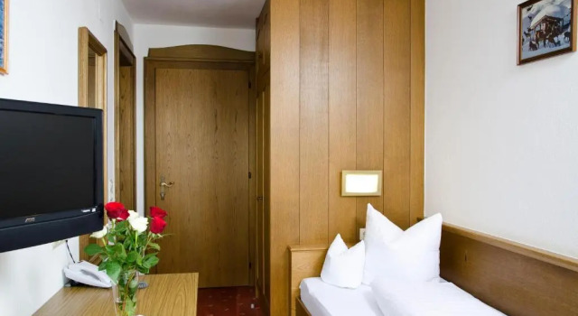 Номер Standard Berghotel Rasis