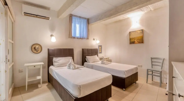 Ta Patee Pool Farmhouse in Gozo, Varaa Villa San Lawrenz Gozo