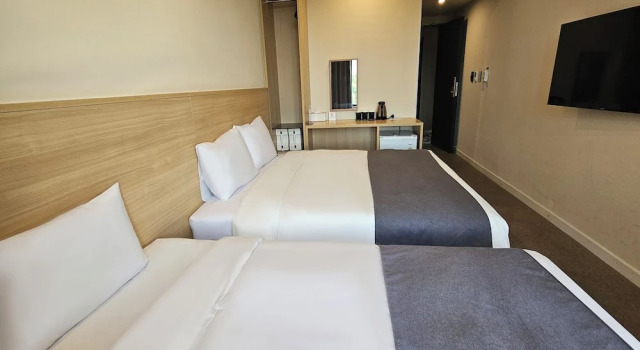 Двухместный семейный номер Business JK Blossom Hotel