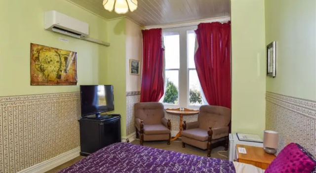 Morrisons Guest House, Забронировать Гостевой дом Отели Данидин с парковкой, Парковка