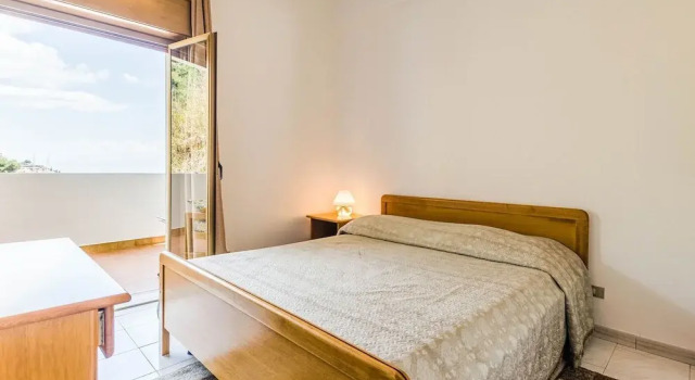 Sea-View Holiday Home in Letojanni with Garden, Book Apartment Hotels in Sicily with Parking, Parking