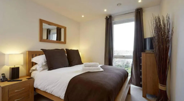 MODERN APARTMENT at SLOUGH STATION, LONDON IN 18 MINS!, Varaa Huoneisto Asunnot kohteessa Merseyside, Huoneisto