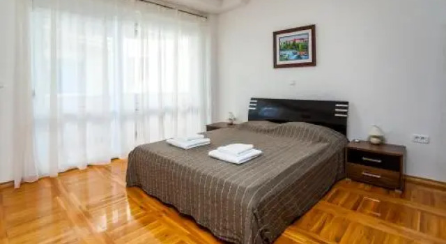 Royal Villas, Book Hotel Hotels in Bar with Parking, Parking