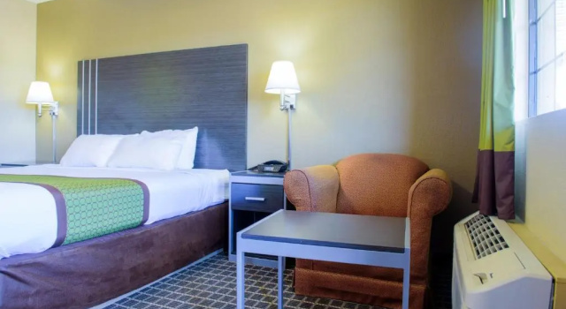 Номер Standard Clarion Pointe Athens I-65