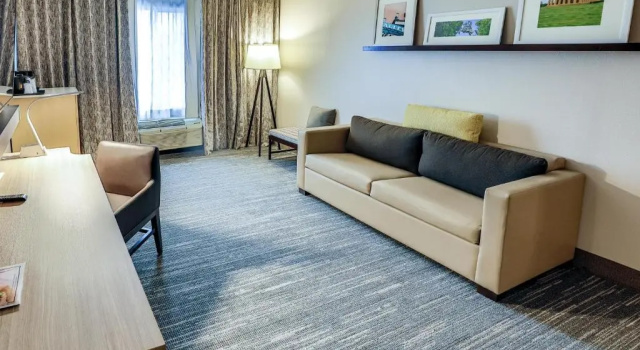 Люкс Country Inn & Suites by Radisson Nashville Airport TN