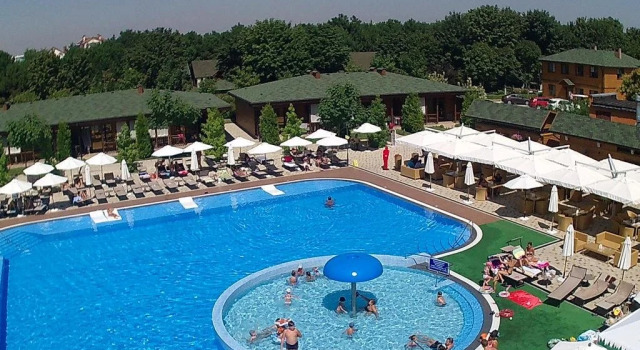 Kompleks Otdykha Elki-Palki, Rezerwuj Dom wakacyjny Hotele w Odessa region z basenem, Basen