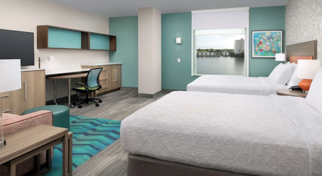 Четырёхместная студия Home2 Suites By Hilton Miami Airport South Blue Lagoon