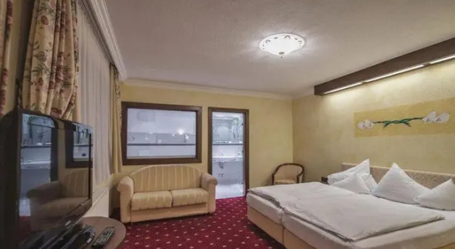 Двухместный номер Deluxe с балконом Hotel Maria Theresia
